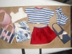 Vêtement de poupée (33cm):  marinière, top croc, 2 jupes, sacs cabas, head-band