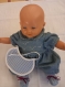 Vêtement de poupée (24 cm):  barboteuse, chaussons et bavoir