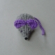 Mimi petite souris en laine grise & violette tricotée main