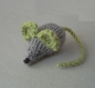 Mimi petite souris en laine grise & verte tricotée main