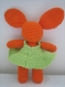 Amigurumi lapin doudou 100 fil coton couleur orange et vert ruban