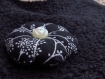 Bavoir bébé fait main en éponge et coton imprimé noir 