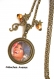 B4.120 bijou rihanna porte-clés bijou fantaisie bronze cabochon verre célébrité chanteuse music guitare notes de musique étoile star (série 3)