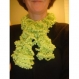 Echarpe fantaisie tricot fait main vert anis 80 cm 