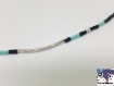 Zephyr - bracelet perle de rocaille argentées noires et bleu ciel et perle tube ciselée argentée