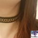 Lyanna - collier choker raz de cou bande tissu noir et chaîne dorée