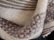 Châle tricoté à la main chale