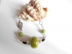 Bracelet chaine argentée perle céramique verte