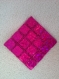 Broche carrée en tissu pailleté rose fuchsia