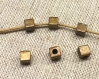 30 perles cubes métal bronze t27 