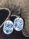 Boucles d'oreilles en céramique raku bleu/blanc