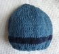 Bonnet bleu à bande marine. 100% laine. taille: 6 mois