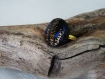 Bague ronde  en argile polymère bleu noir et or sur anneau doré