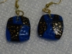 Boucles d'oreille carrées en argile polymère tons bleu, noir et or