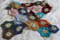 Echarpe multicolore au crochet 