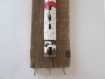 Accroche-clés phare rouge et blanc en bois recyclé et planche bois flotté 