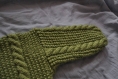 Pull 12 mois irlandais vert olive tricoté main