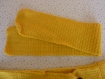 Ensemble gilet et écharpe jaune bébé