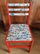 Chaise en bois customisée avec images bd tintin
