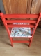 Chaise en bois customisée avec images bd tintin