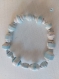 Au choix : bracelet 1 tour en perles de papier recyclé blanc bleuté, longueur environ 20cm . 
