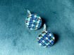 Boucles d'oreilles* plastique fou* motifs géométriques* bleues