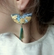 Boucles d'oreilles en plastique fou* demi-lunes et pompons turquoise