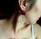 Boucles d'oreilles créoles* perles blanches/dorées* rose en papier