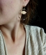 Boucles d'oreilles créoles * eventails*  perles chinoises bleues