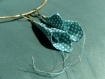 Boucles d'oreilles* textile* vintage* bleu turquoise à pois blancs