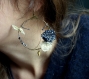 Boucles d'oreilles créoles fleuries* couronnes de fleurs* tissu japonais bleu