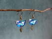 Boucles d'oreilles dessinées à la main* demi-lune* mini* motifs géométriques bleus