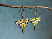 Boucles d'oreilles dessinées à la main* demi-lune* mini* fleurs jaunes