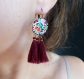 Boucles d'oreilles en plastique fou* motifs floraux* trio de pompons* rose