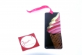 Marque-page « glace à l’italienne » illustrée d’une glace vanille-fraise en cornet