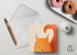 Carte postale « noisette » illustrée d’un bébé écureuil sur fond écru et texte 