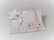 Boite à dragées forme oreiller avec moulin à vent style liberty - boite cadeau thème petite fleur, blanc, rose et or