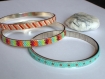 3 bracelets joncs avec tissage perles