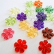 20 perles synthétiques fleur plates multicolores / diamètre 20 mm