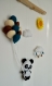 Mobile mural panda. ballons pétrole, chocolat et beige. décoration chambre bébé