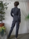Elegant, stylish and unique sporting elegant ladies -pantalon suit and jacket /Élégantes, élégantes et uniques dames élégantes sportives