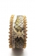 Bracelet manchette fine cuir de python beige et perles de verre dorées 