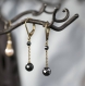 Petites boucles d'oreilles pendantes fines, avec perles d'hématite et dormeuses bronze, boucles d'oreilles forme goutte