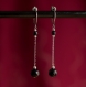 Boucles pendantes en titane pur et perles noires en onyx  - boucles d'oreilles hypoallergéniques sans nickel - fermoirs en titane pur