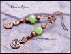 Boucles d'oreilles spirale cuivre et perles verre à facettes vert 8x54mm, boucles d'oreilles verre, boucles d'oreilles breloque spirale