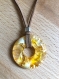 Collier anneau résine jaune soleil