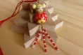 Akisa (sable d'automne) - collier poupée kokeshi perles bois jaune et rouge