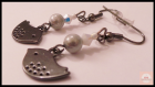 Boucles d'oreilles percées - oiseaux gun métal - blanc nacré - style girly - perles magiques - cristal swarovski - verre de bohème - preciosa ornela