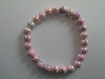 Bracelet élastique en perles nacrées blanches et roses pales