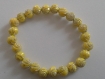 Bracelet élastique en perles nacrées blanches et jaunes